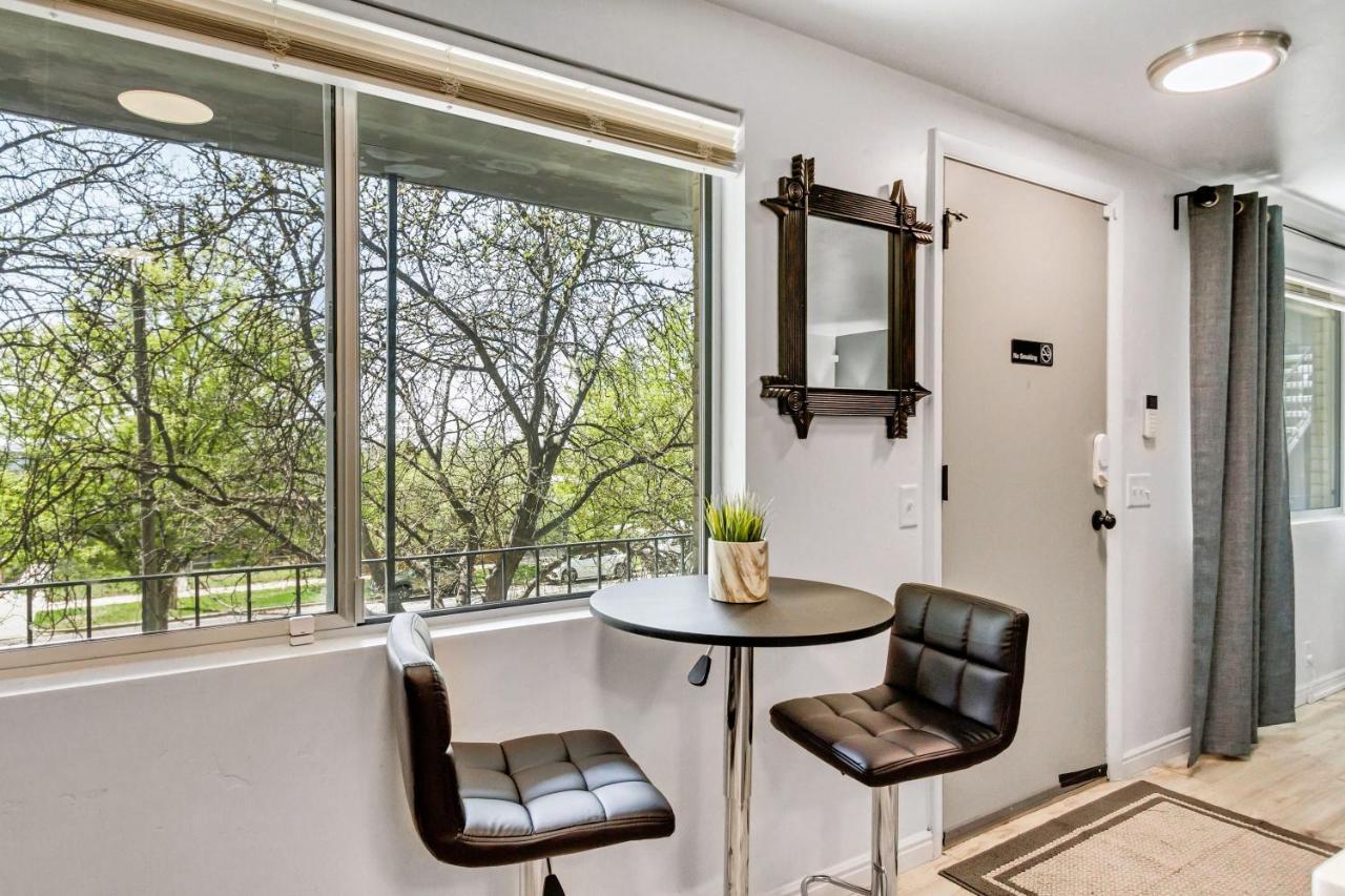 Cozy For Bookworms - Laundry - King Bed - Parking Apartment ซอลต์เลคซิตี้ ภายนอก รูปภาพ